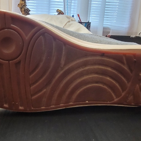 Keds Women's Gray Sneakers - Picture 8 of 8